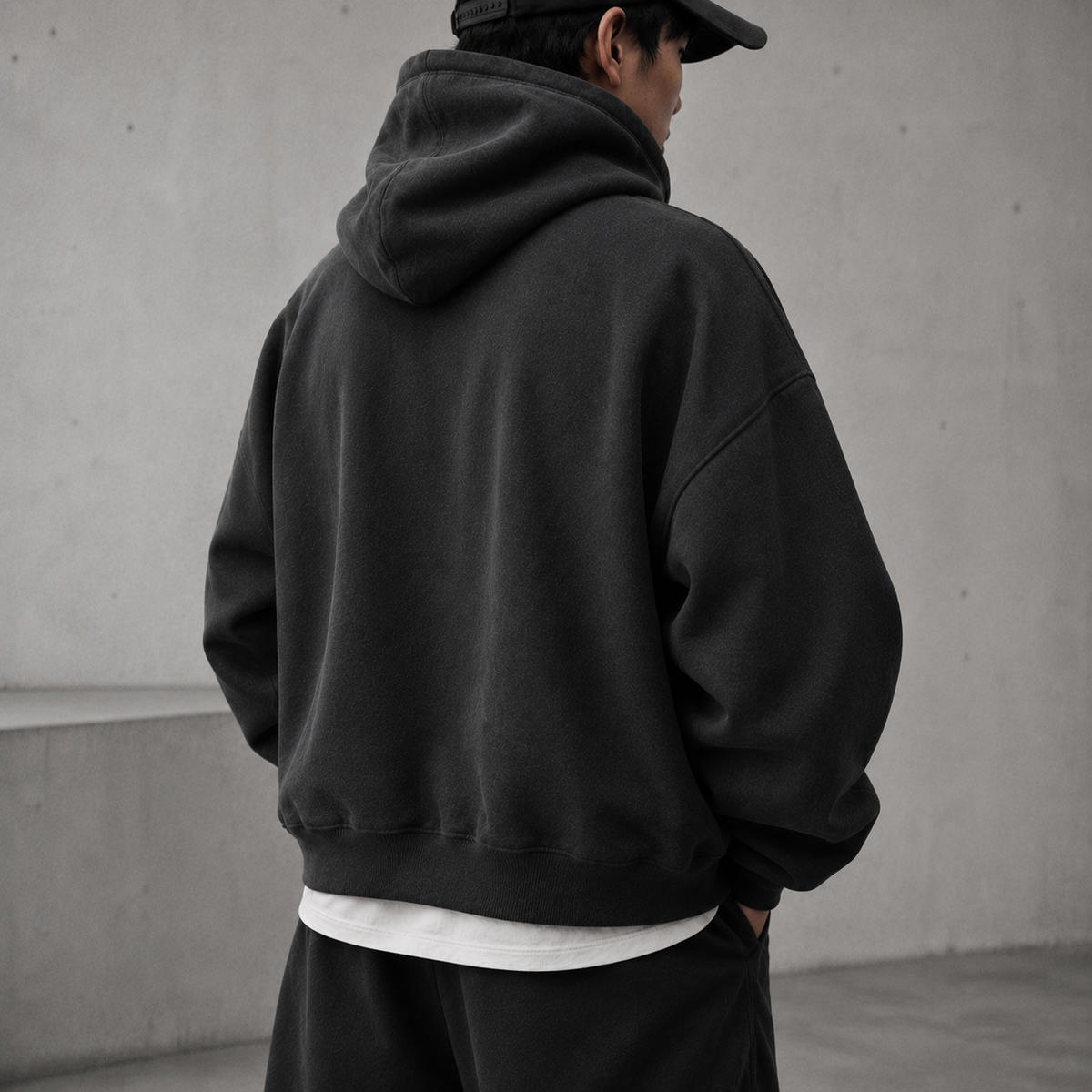 TOPS / HOODIES & TEES